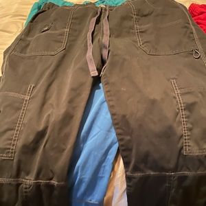 Black dickies gen flex scrubs.